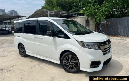 Kereta Import Terpakai Honda Stepwagon Warna Putih