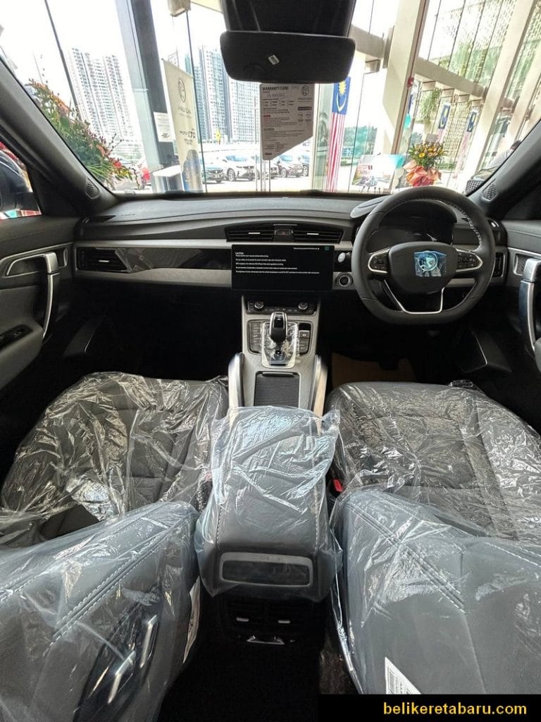 Gambar dashboard dan ruangan kabin kereta Proton X70