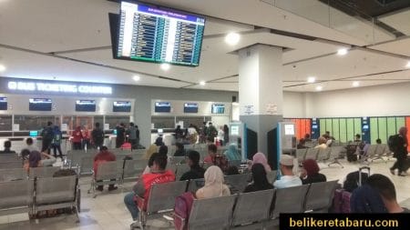 Kaunter menunggu untuk membeli tiket bas di Penang Sentral