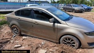 Kereta saya sangkut kena tarik keluar guna lori tunda towing